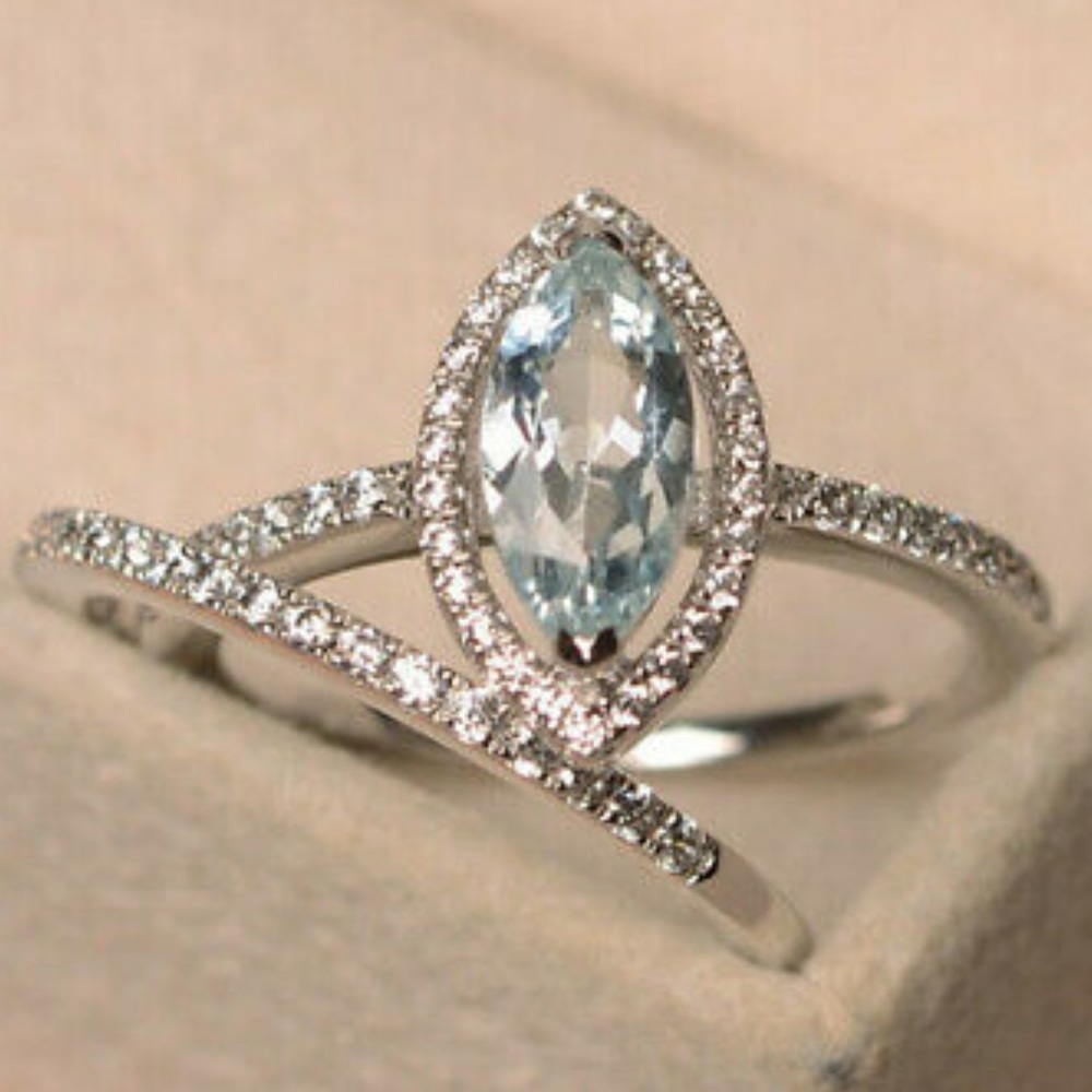 Women’s silver 2 pc fashion blue silver ring set